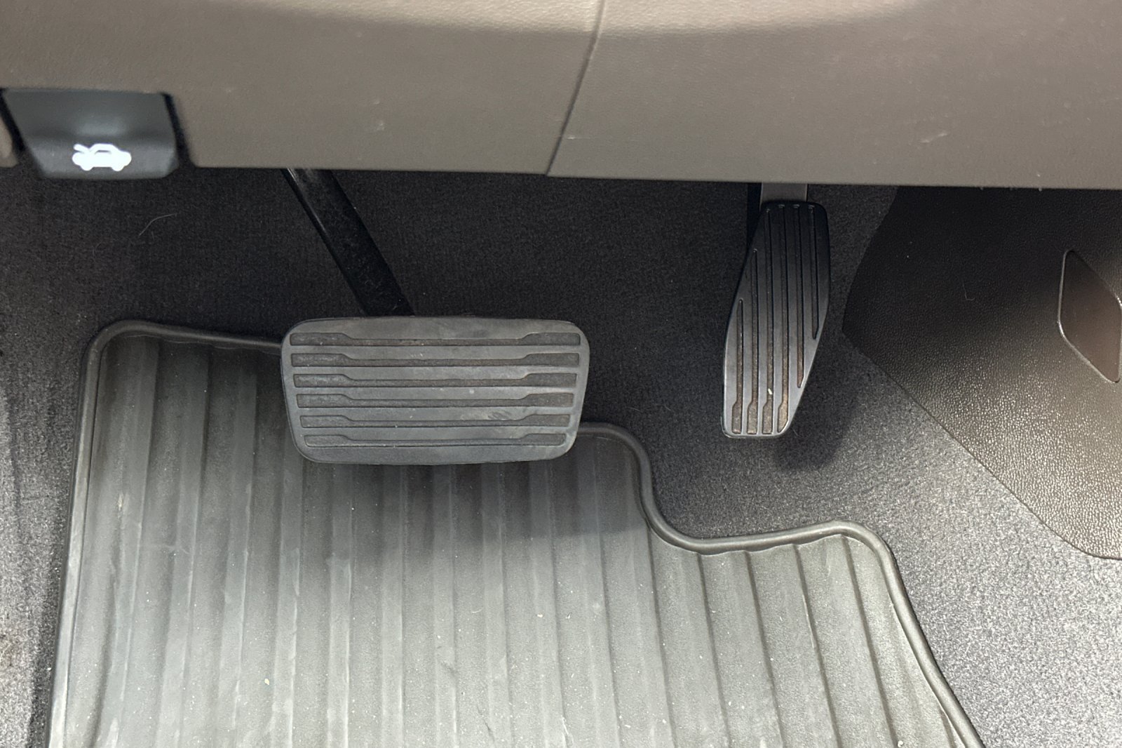 Used 2026 Chevrolet Silverado 1500 RST RWD image 41