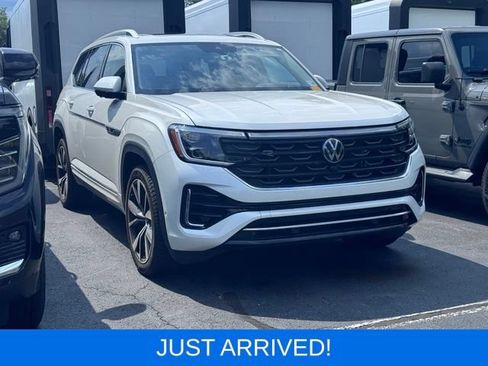 Used 2024 Volkswagen Atlas SEL Premium R-Line AWD/4WD image 4