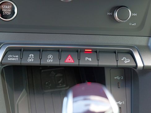 New 2025 Audi Q3 2.0T Premium Plus image 18