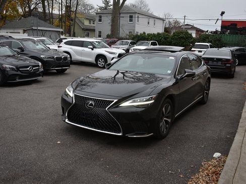 Used 2021 Lexus LS 500 AWD image 2