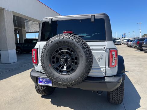New 2026 Ford Bronco Badlands w/ Sasquatch Package AWD/4WD image 4