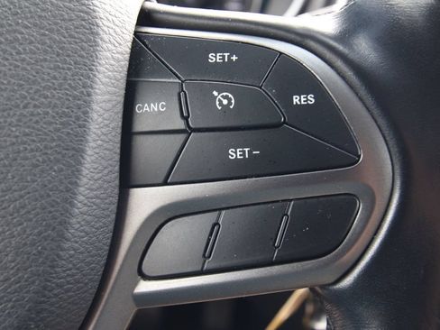 Used 2020 Jeep Cherokee Latitude w/ Cold Weather Group AWD/4WD image 21