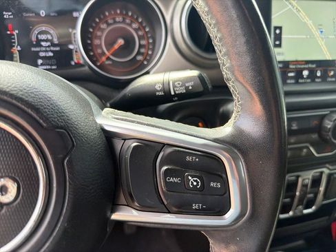 Used 2018 Jeep Wrangler Unlimited Sahara AWD/4WD image 40