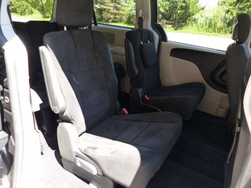 Used 2019 Dodge Grand Caravan SE w/ UConnect Hands-Free Group FWD image 36