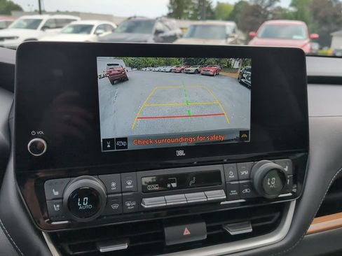 Used 2024 Toyota Grand Highlander AWD image 26