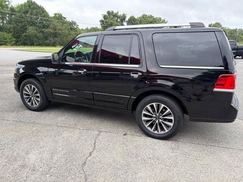 Used 2016 Lincoln Navigator Select AWD/4WD image 8