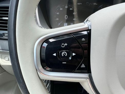 Used 2020 Volvo XC90 T5 Momentum w/ Protection Package Premier FWD image 34