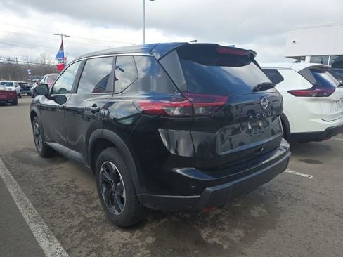 Used 2025 Nissan Rogue SV image 7