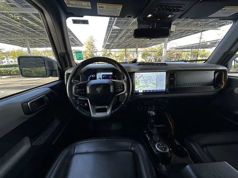 Used 2022 Ford Bronco Badlands w/ Sasquatch Package AWD/4WD image 32