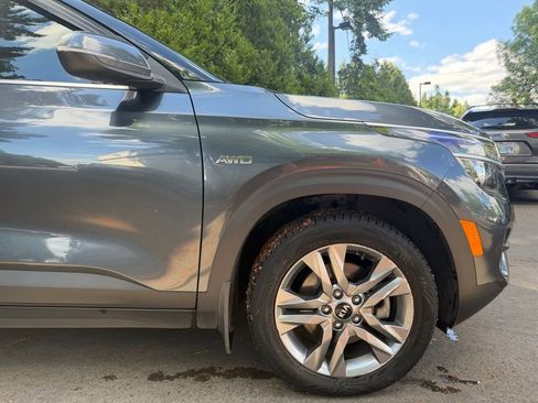 Used 2021 Kia Seltos S AWD/4WD image 3