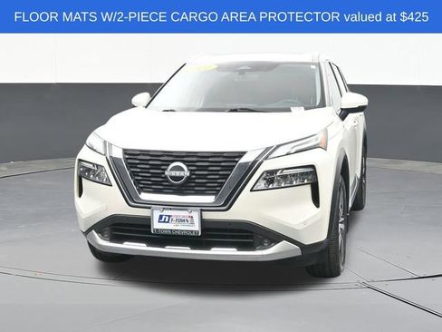 Used 2022 Nissan Rogue Platinum w/ Head-Up Display Package FWD image 2