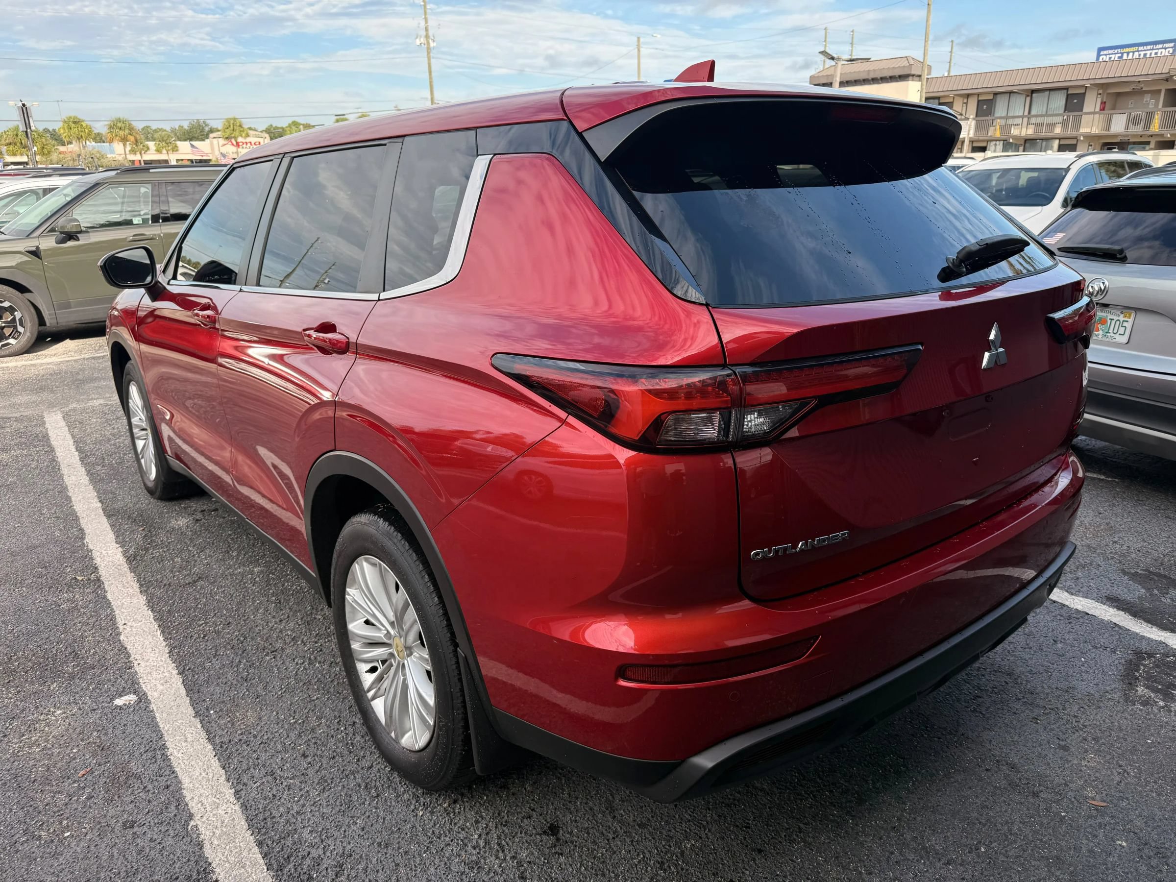 Used 2022 Mitsubishi Outlander ES FWD image 4