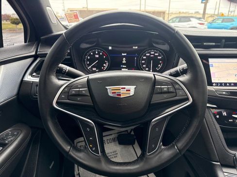 Used 2024 Cadillac XT5 Premium Luxury w/ Technology Package image 18