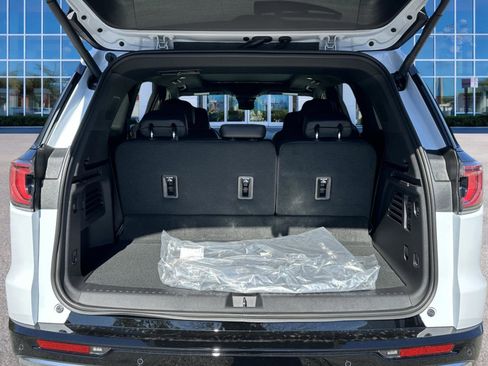 New 2026 GMC Acadia Denali w/ Super Cruise Package FWD image 11