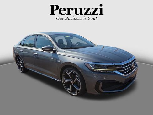 Used 2020 Volkswagen Passat 2.0T R-Line image 1