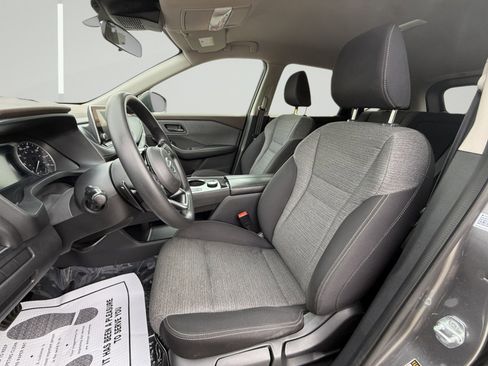 Used 2021 Nissan Rogue S image 4