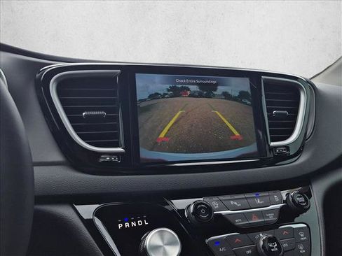 New 2027 Chrysler Pacifica LX FWD image 11