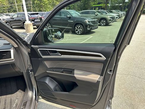 Used 2022 Volkswagen Atlas SE FWD image 32