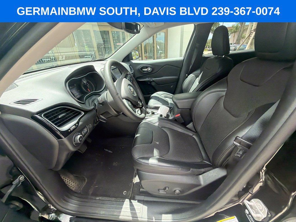 Used 2023 Jeep Cherokee Altitude Lux AWD/4WD image 20