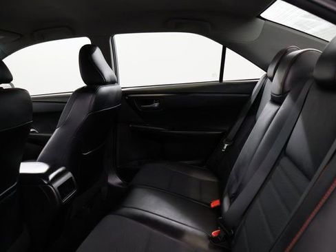 Used 2017 Toyota Camry SE image 28