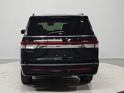 Used 2023 Lincoln Navigator L Reserve AWD/4WD image 6