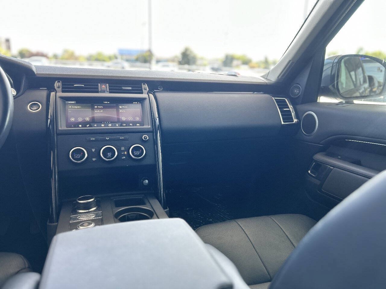 Used 2018 Land Rover Discovery SE AWD/4WD image 60