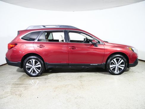 Used 2018 Subaru Outback 2.5i Limited AWD/4WD image 8