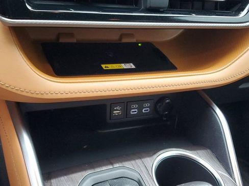 Used 2023 Toyota Highlander Platinum image 23