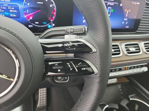 Used 2025 Mercedes-Benz GLS 450 4MATIC image 26