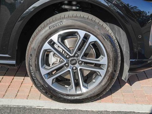 Certified 2025 Audi Q5 Premium w/ Convenience Package AWD/4WD image 12
