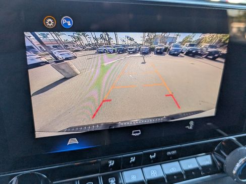 Used 2025 Chevrolet Colorado Trail Boss image 6