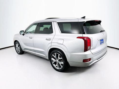 Certified 2022 Hyundai Palisade Limited w/ Winter Package AWD/4WD image 6
