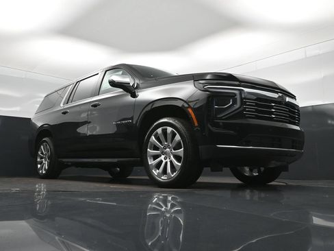 New 2026 Chevrolet Suburban Premier RWD image 44