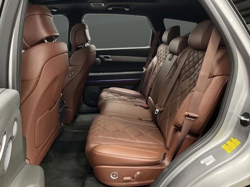 Used 2025 Genesis GV80 3.5T Prestige image 33