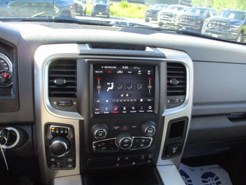 Used 2019 RAM 1500 Big Horn AWD/4WD image 15