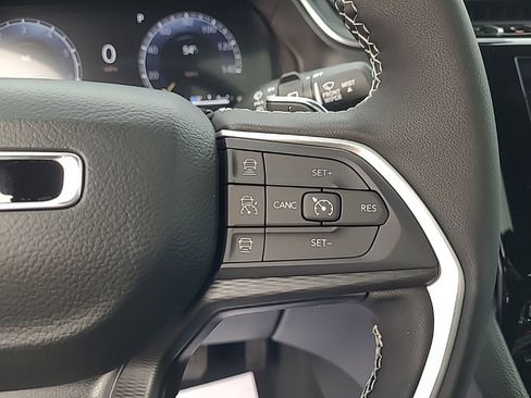 New 2025 Jeep Grand Cherokee 4WD image 4