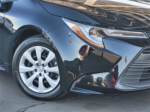 Used 2024 Toyota Corolla LE image 3