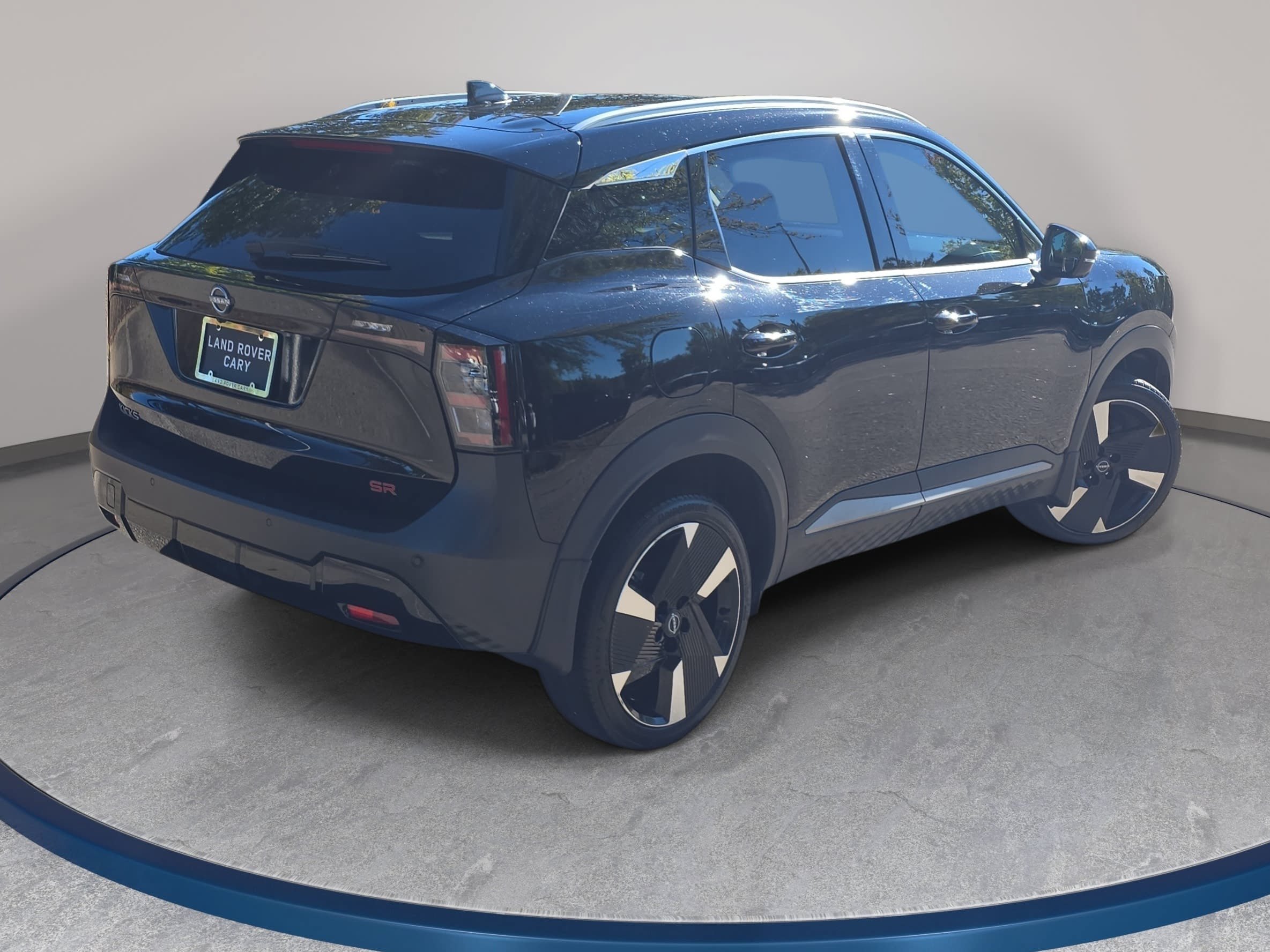 Used 2025 Nissan Kicks SR FWD image 5