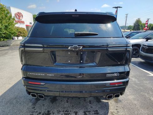 Certified 2025 Chevrolet Traverse High Country w/ LPO, Floor Liner Package AWD/4WD image 5