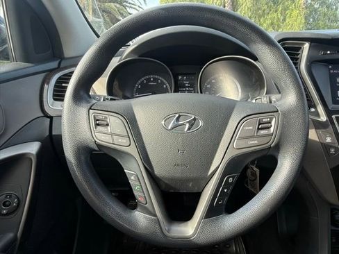 Used 2017 Hyundai Santa Fe Sport image 19