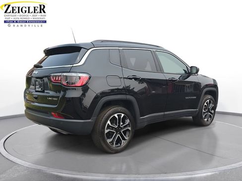 Used 2023 Jeep Compass Limited w/ Sun and Sound Group AWD/4WD image 5