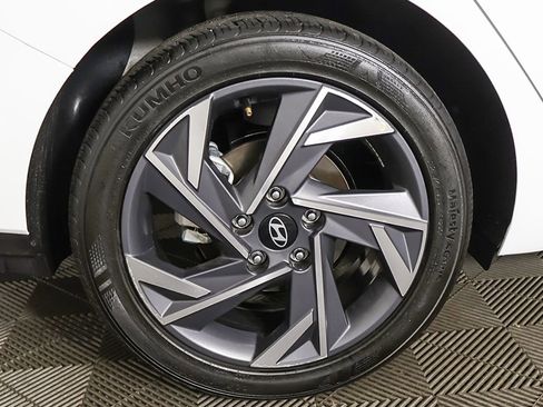 Used 2025 Hyundai Elantra Sport w/ Cargo Package FWD image 19