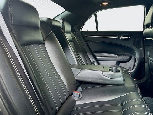 Used 2022 Chrysler 300 S image 26