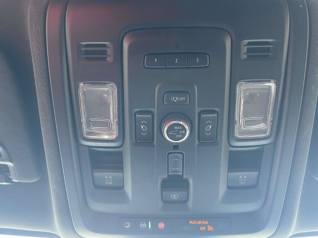 Used 2023 GMC Yukon XL SLT w/ SLT Premium Package RWD image 32