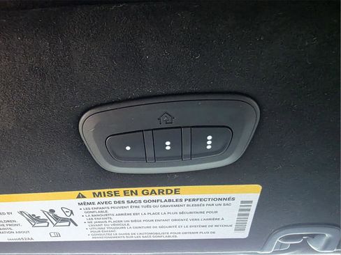 Used 2024 Chrysler Pacifica Pinnacle w/ Trailer Tow Group image 32