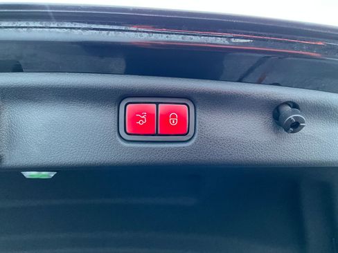 Used 2023 Mercedes-Benz C 300 4MATIC Sedan image 28