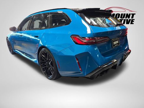 Used 2026 BMW M5 Touring AWD/4WD image 9