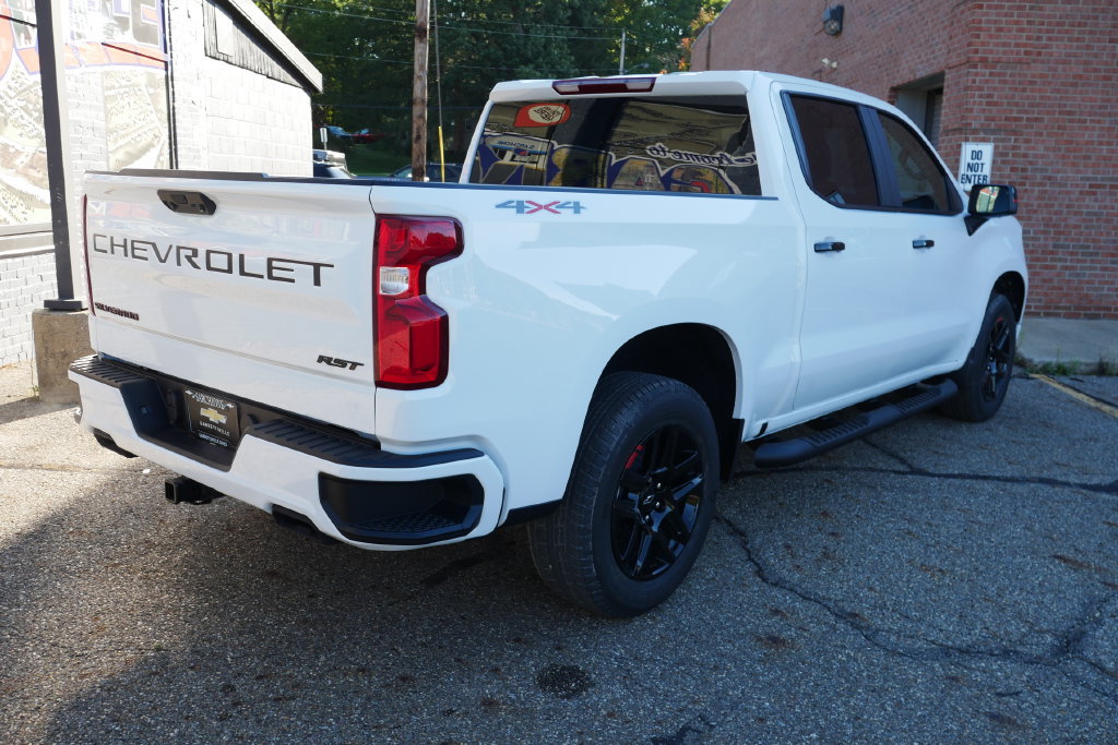 New 2026 Chevrolet Silverado 1500 RST w/ Redline Edition AWD/4WD image 4
