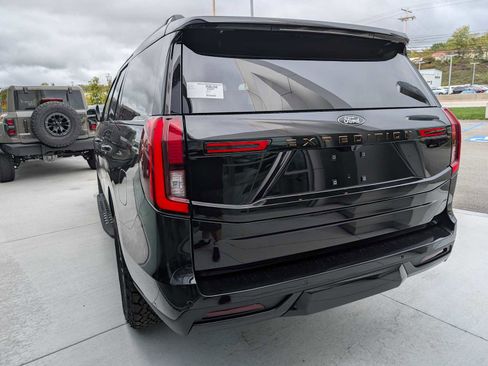 New 2025 Ford Expedition Tremor image 9