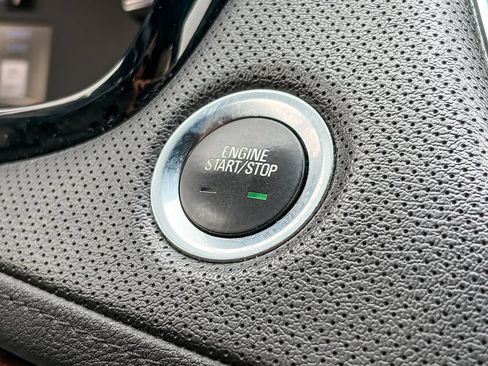 Used 2019 Cadillac XT5 Luxury FWD image 23